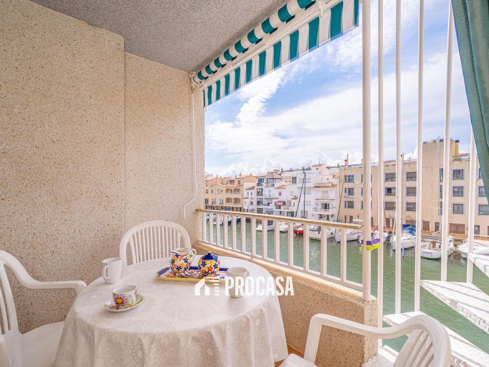 Lejlighed i Empuriabrava, Gerona - foto 1