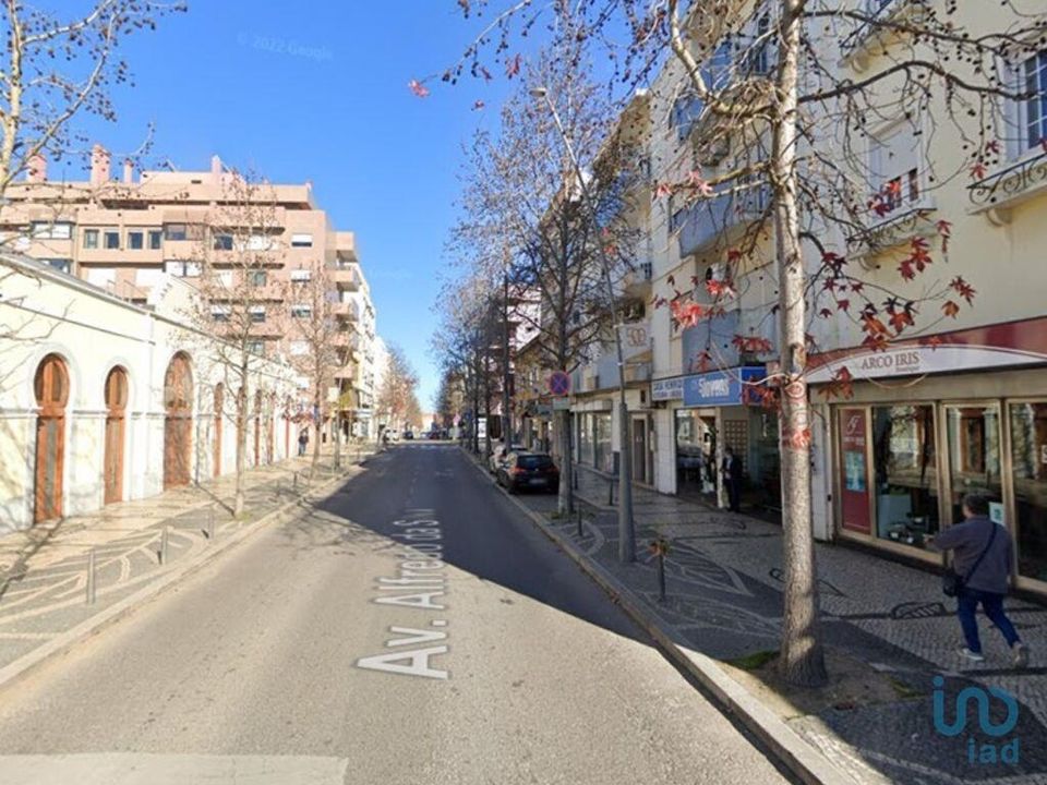 Commercial property in Barreiro, Setubal - photo 2