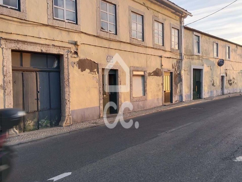 Erhvervsejendom i Loures, Lisbon - foto 1