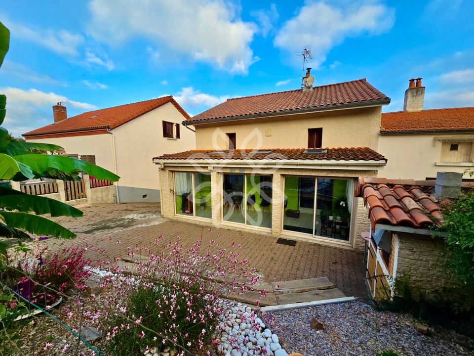 Villa i Vergongheon, Haute-Loire - foto 1