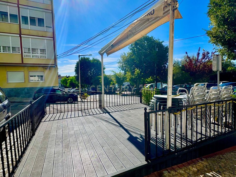Erhvervsejendom i Camarate, Lisbon - foto 2