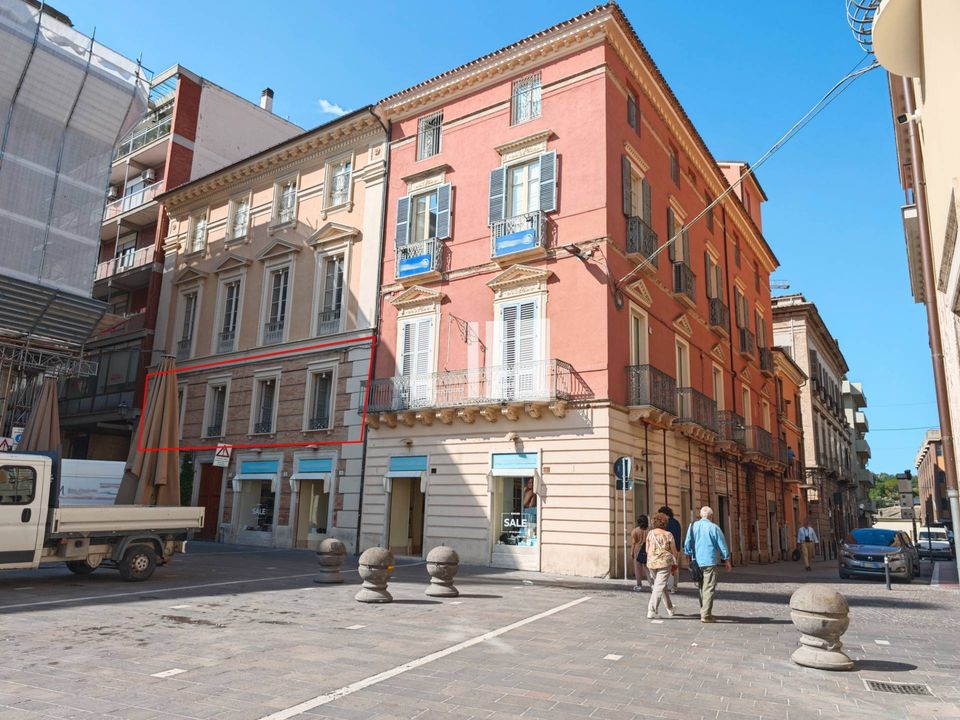 Erhvervsejendom i Teramo, Teramo - foto 1