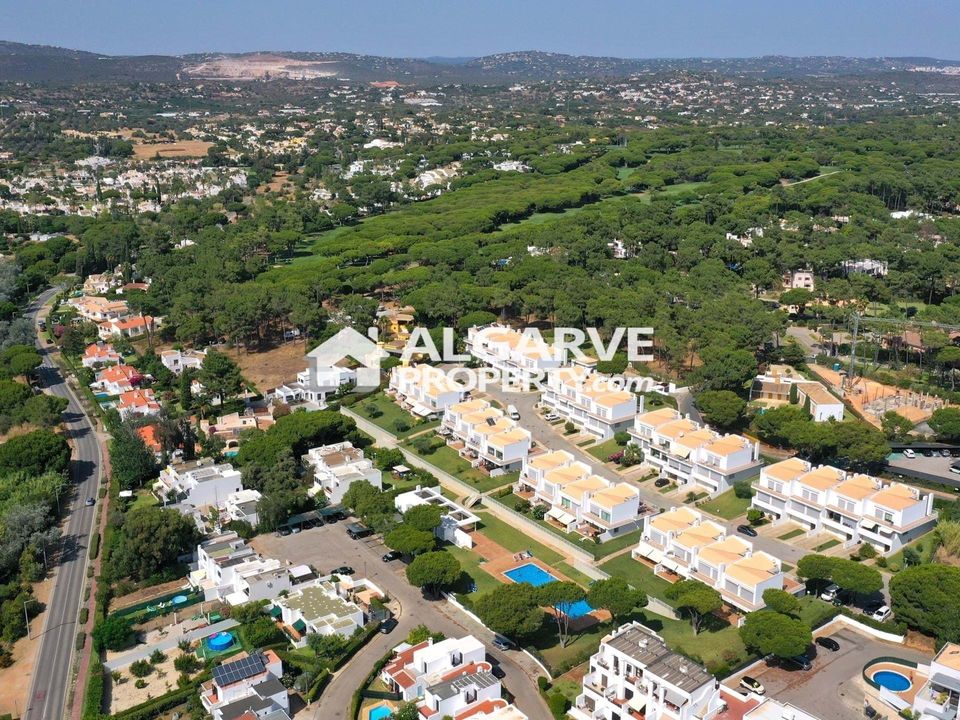 Villa i Quarteira, Faro - foto 1
