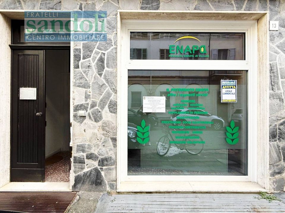 L'establiment comercial a Vercelli, Vercelli - foto 1