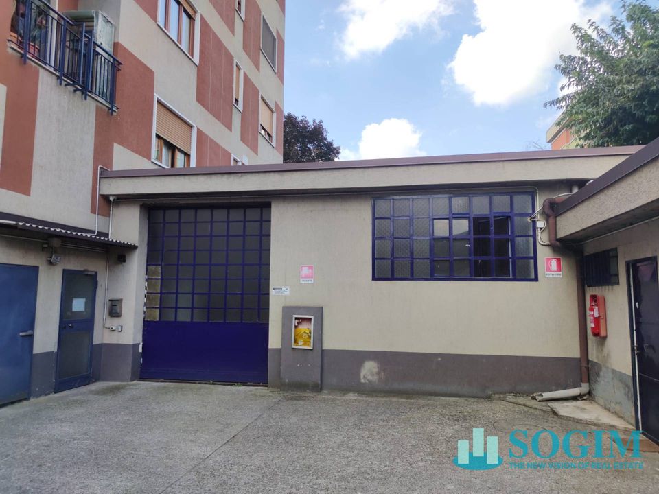 Erhvervsejendom i Cassano d'Adda, Milan - foto 1