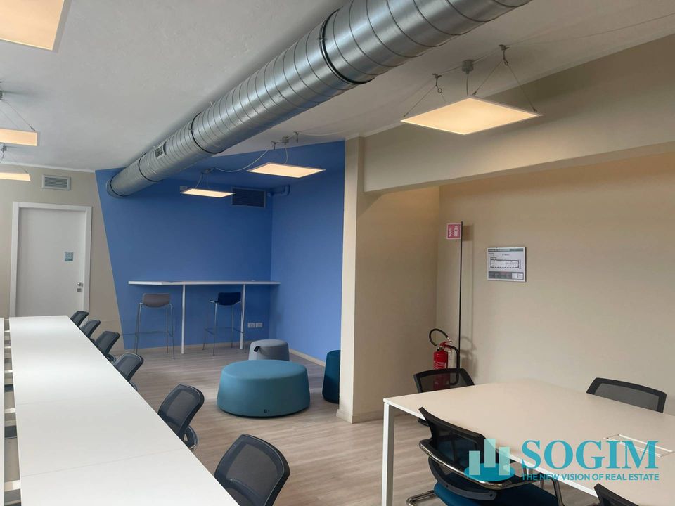 L'establiment comercial a Cernusco sul Naviglio, Milan - foto 3