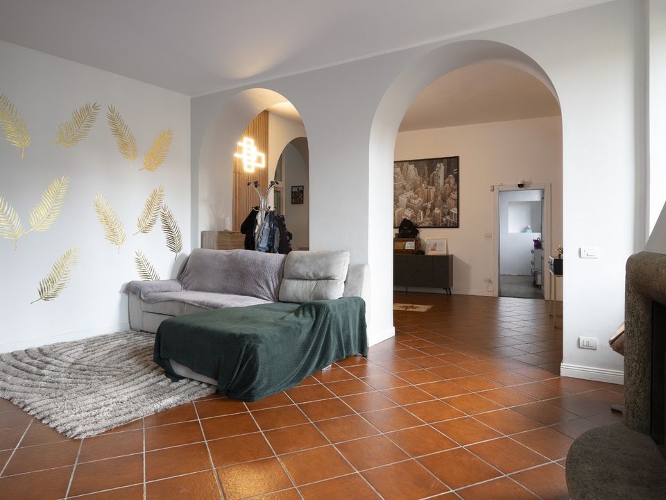 Villa - Fino Mornasco, Como - photo 3