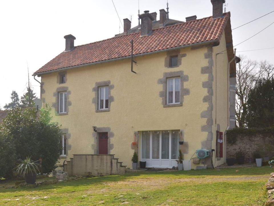 Villa i Dompierre-Les-Eglises, Haute-Vienne - foto 1