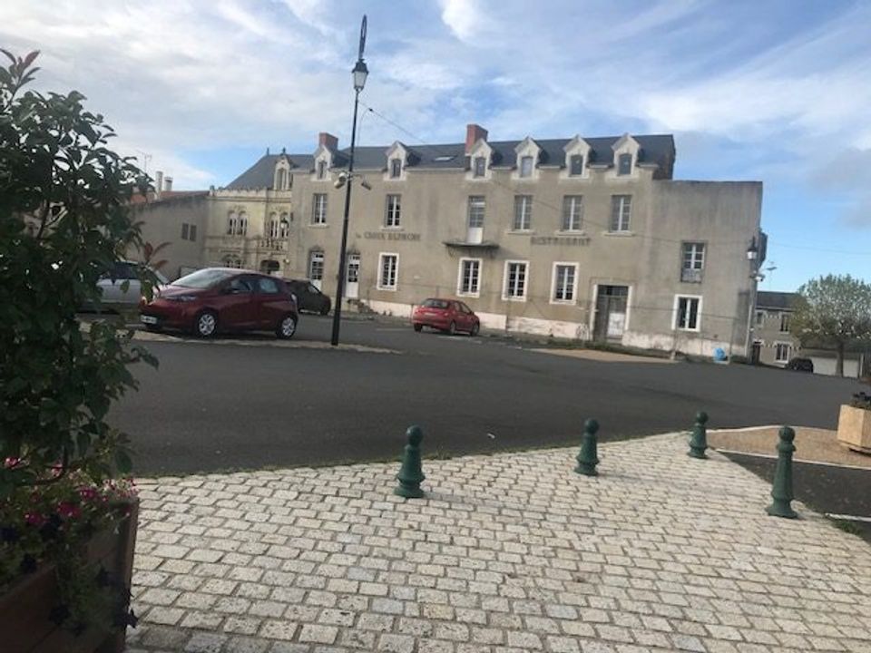 Erhvervsejendom i Argenton-Les-Vallees, Deux-Sevres - foto 2