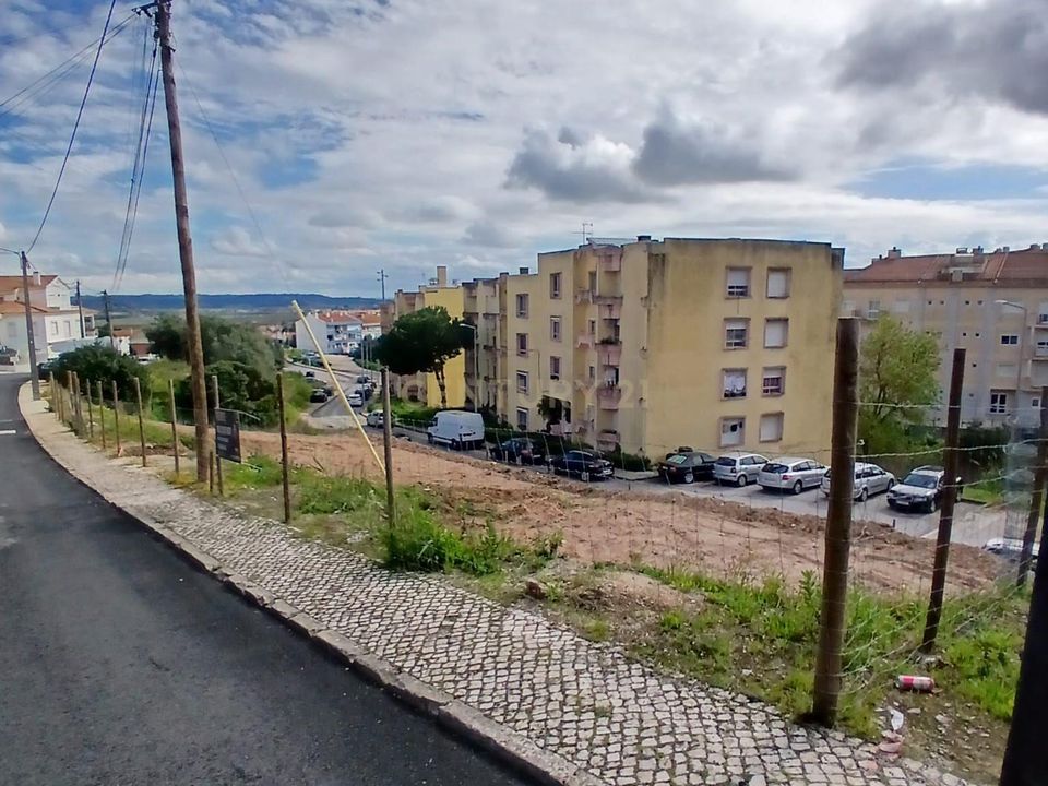 Helårsgrund i Alenquer, Lisbon - foto 1