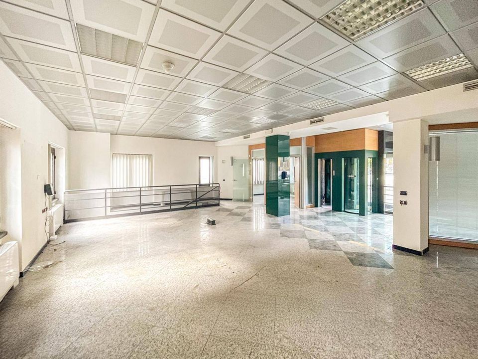 Erhvervsejendom i Gazzada Schianno, Varese - foto 3