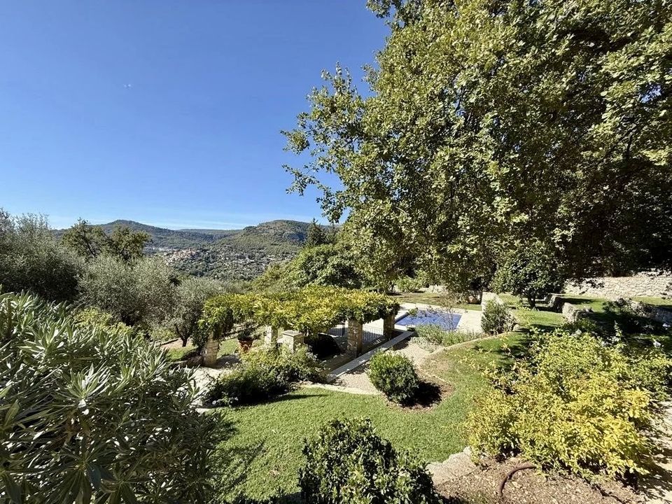 Villa i Tourrettes-sur-Loup, Alpes-Maritimes - foto 1