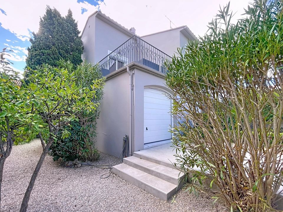 Villa i Villeneuve-de-la-Raho, Pyrenees-Orientales - foto 1