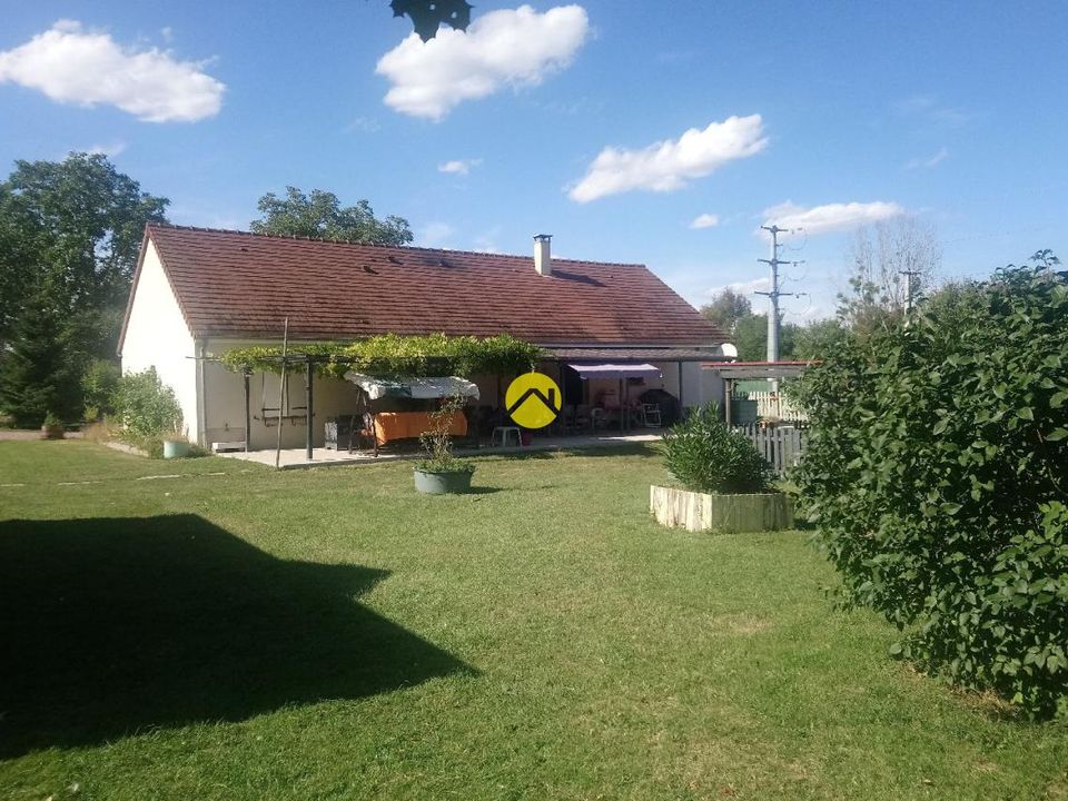 Villa in Saint-Amand-Montrond, Cher - photo 1