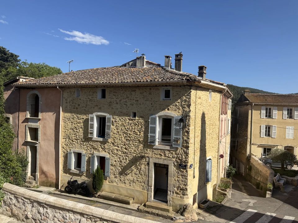 Landejendom i Sainte-Anastasie-sur-Issole, Var - foto 2