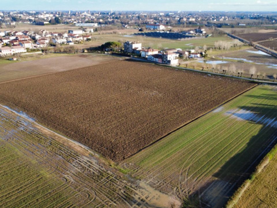 Helårsgrund i Castelfranco Veneto, Treviso - foto 1