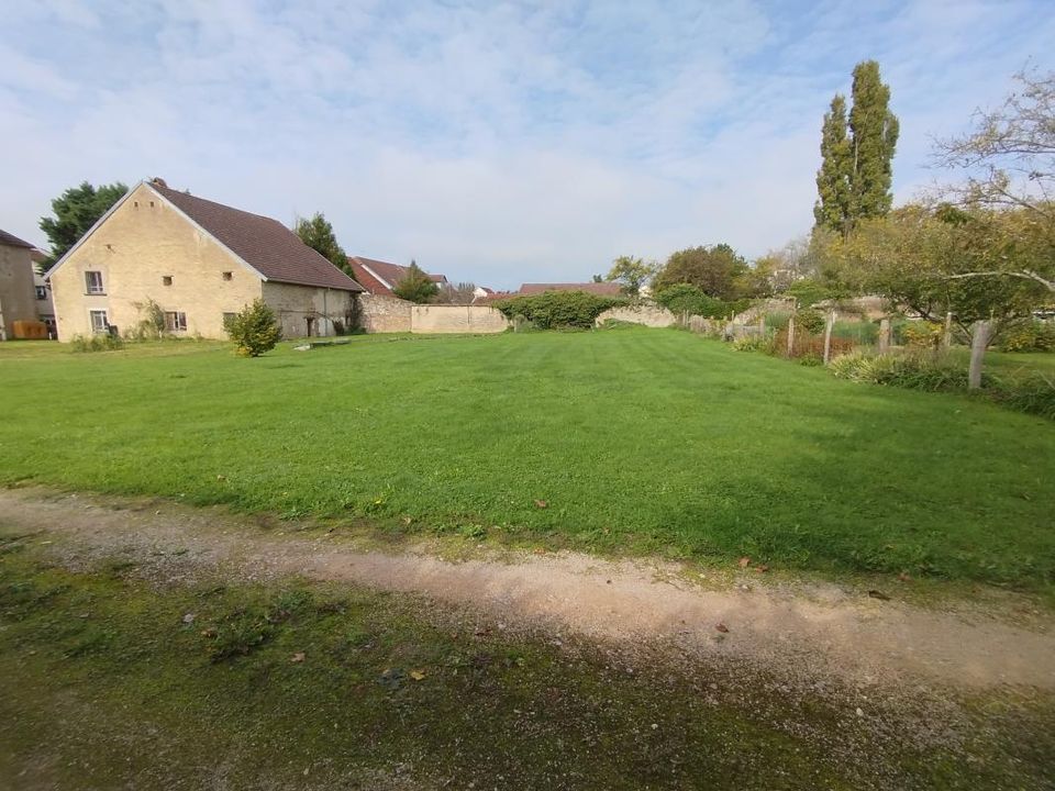 Helårsgrund i Pusey, Haute-Saone - foto 2