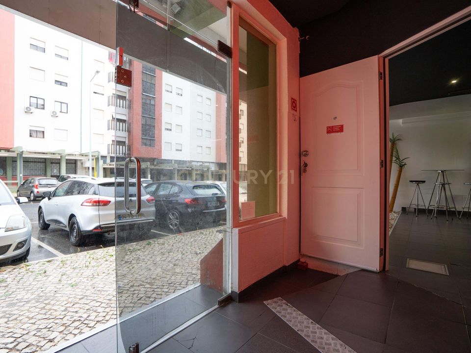 Erhvervsejendom i Santa Iria de Azoia, Lisbon - foto 3
