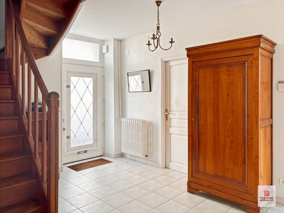 Villa in La Flèche, Sarthe - photo 2