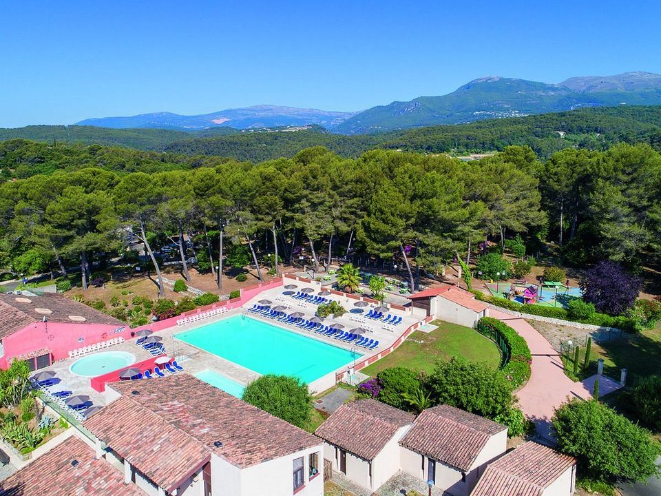 Erhvervsejendom i La Colle-sur-Loup, Alpes-Maritimes - foto 1