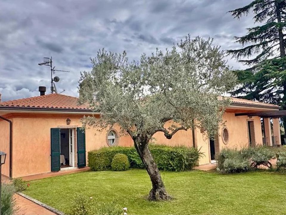 Erhvervsejendom i Gualdo Cattaneo, Perugia - foto 3
