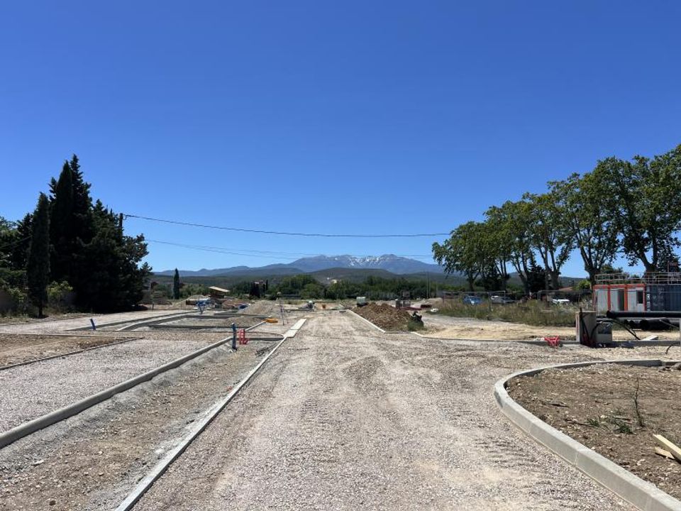 Terreno en Thuir, Pyrenees-Orientales - foto 2