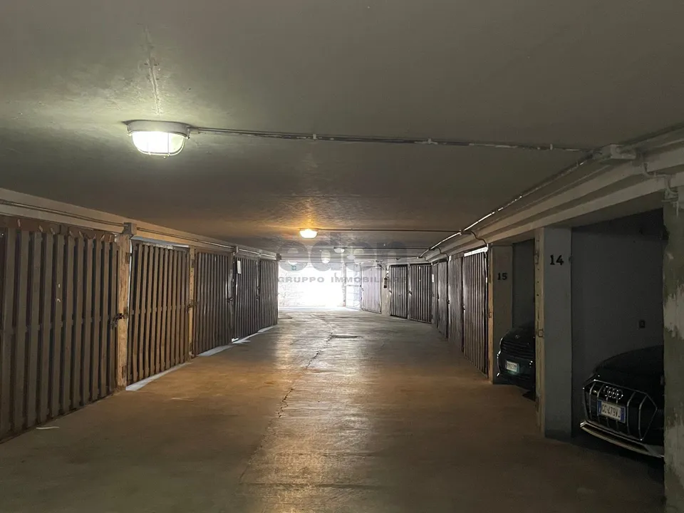 Garage i Modena, Modena - foto 3