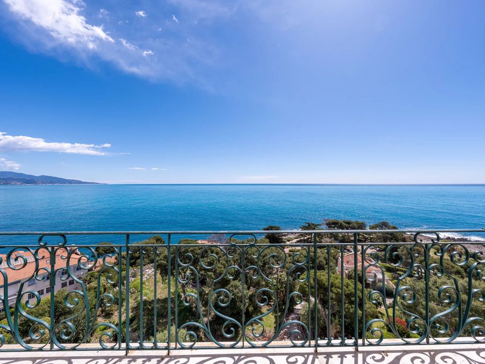 Lejlighed i Roquebrune-Cap-Martin, Alpes-Maritimes - foto 1