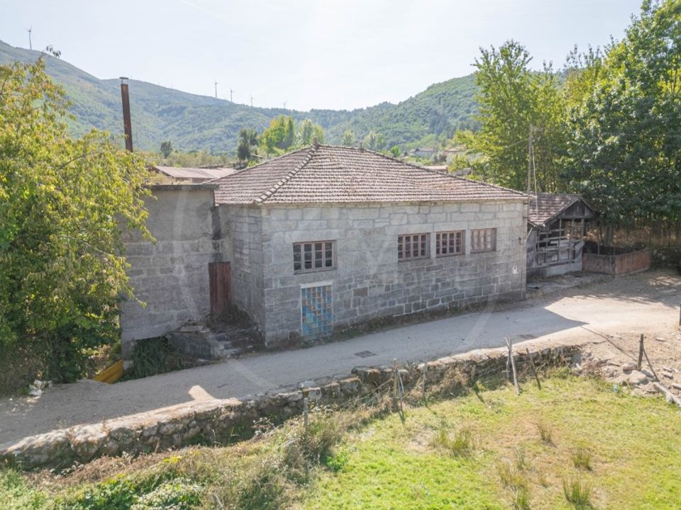 Erhvervsejendom i Vila Pouca de Aguiar, Vila Real - foto 1