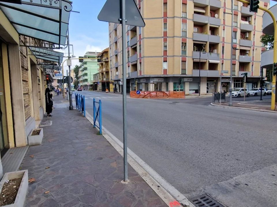 Erhvervsejendom i Montesilvano Marina, Pescara - foto 3