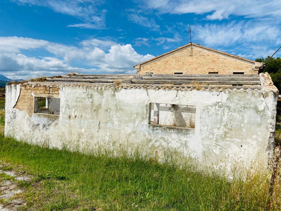 Landejendom i Belvedere Ostrense, Ancona - foto 4