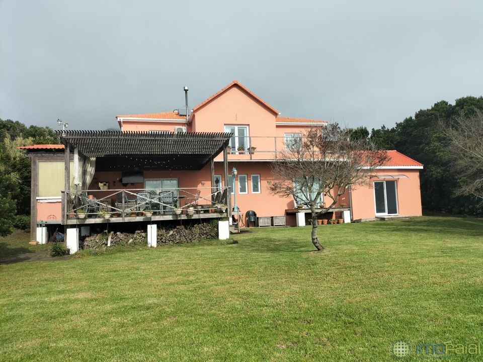 Casa de pueblo en Horta, Faial - foto 3