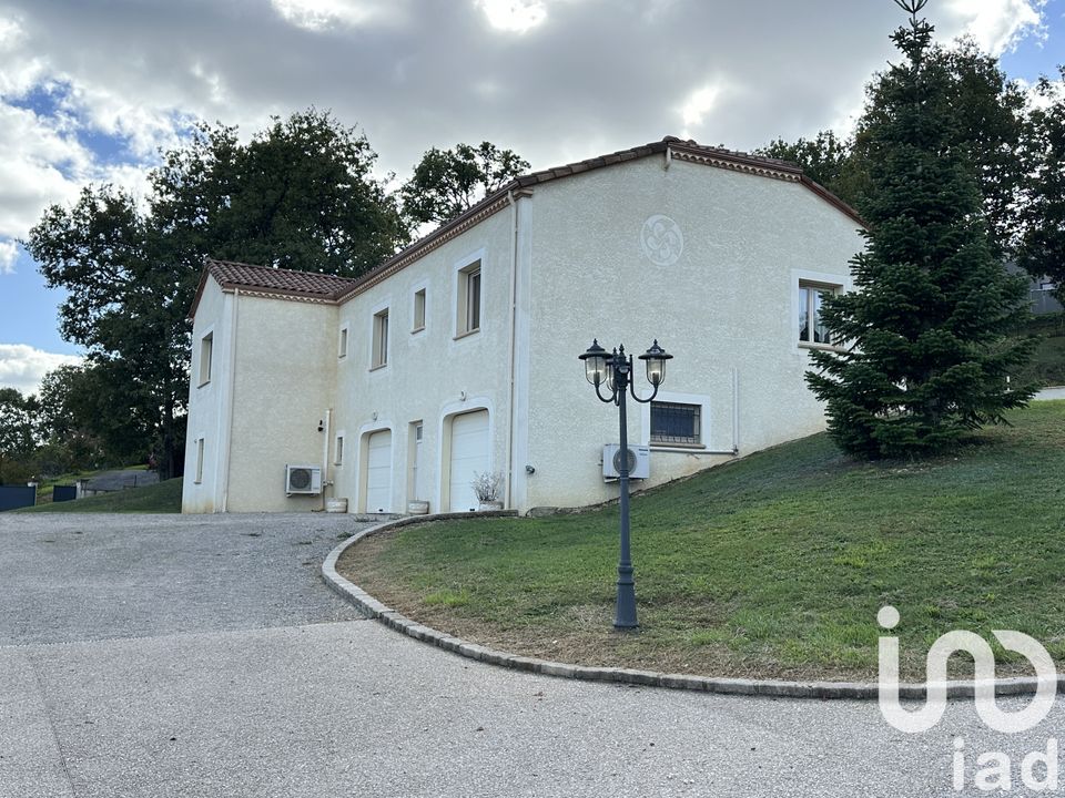 Villa in Saint-Pierre-Lafeuille, Lot - photo 1
