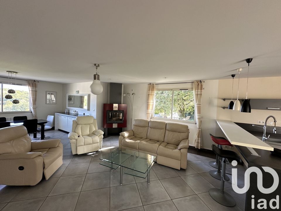 Villa in Saint-Pierre-Lafeuille, Lot - photo 2
