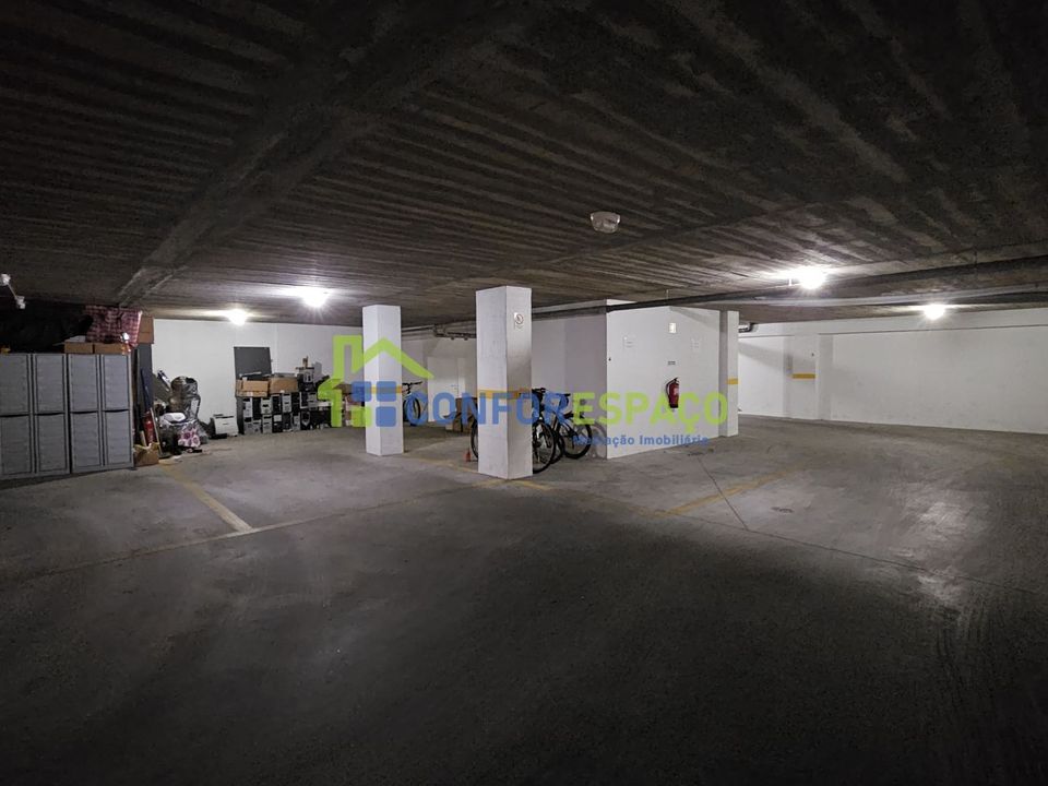 Garage i Castelo Branco, Castelo Branco - foto 1
