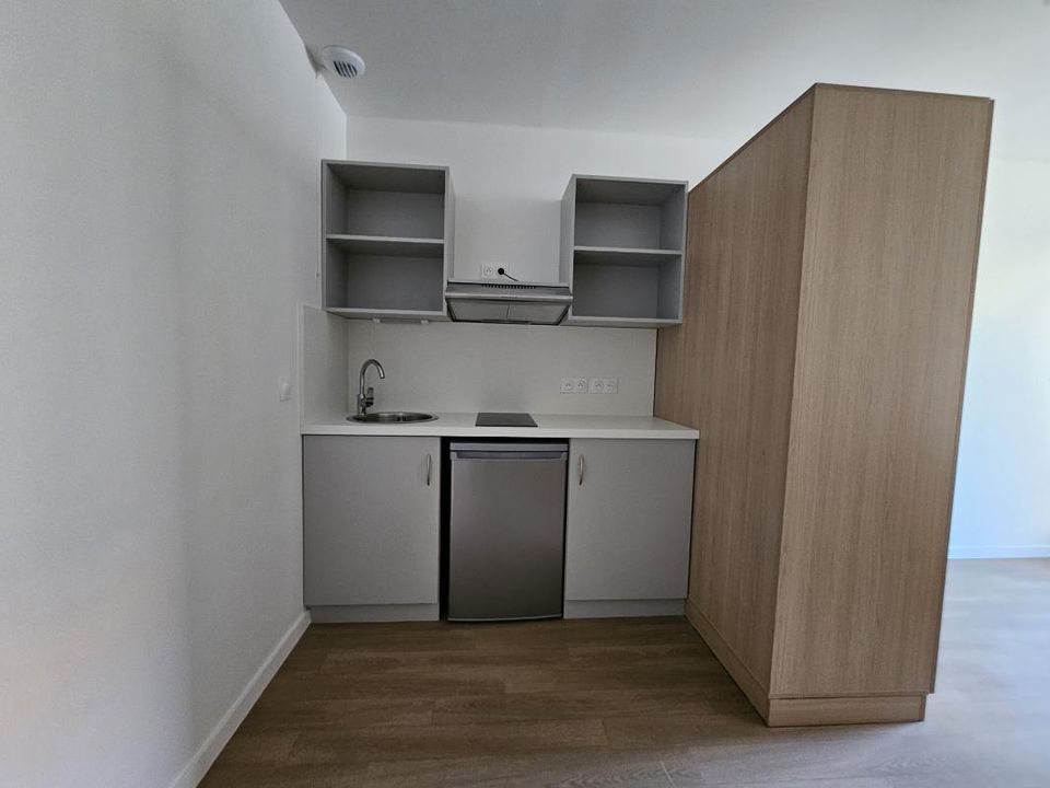 Apartment in Nimes, Gard - photo 2