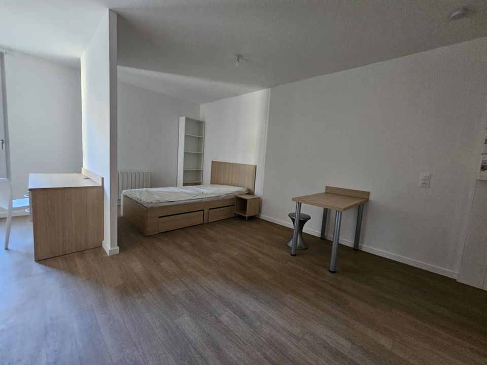 Apartment in Nimes, Gard - photo 3