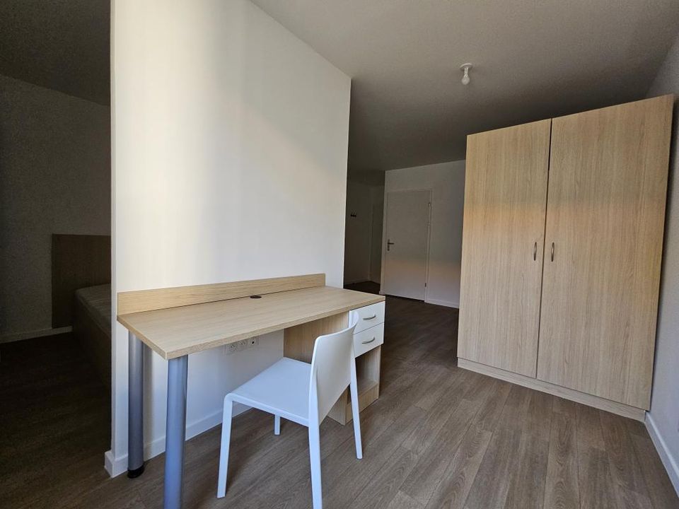 Apartment in Nimes, Gard - photo 4