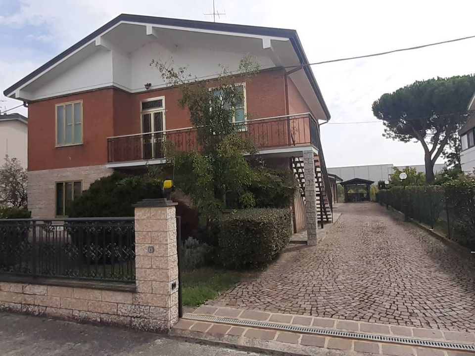 Villa in Ferrara, Ferrara - foto 1
