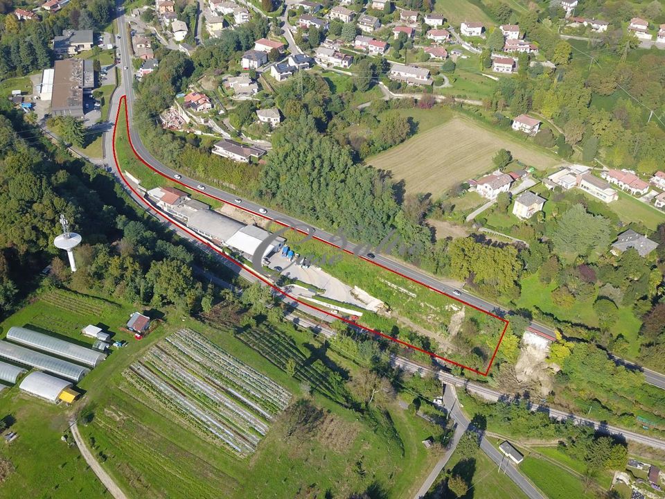 Erhvervsejendom i Senna Comasco, Como - foto 1