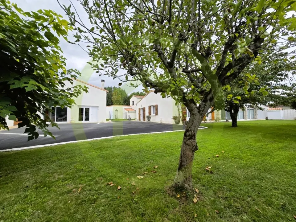 Villa i Breuillet, Charente-Maritime - bilde 1
