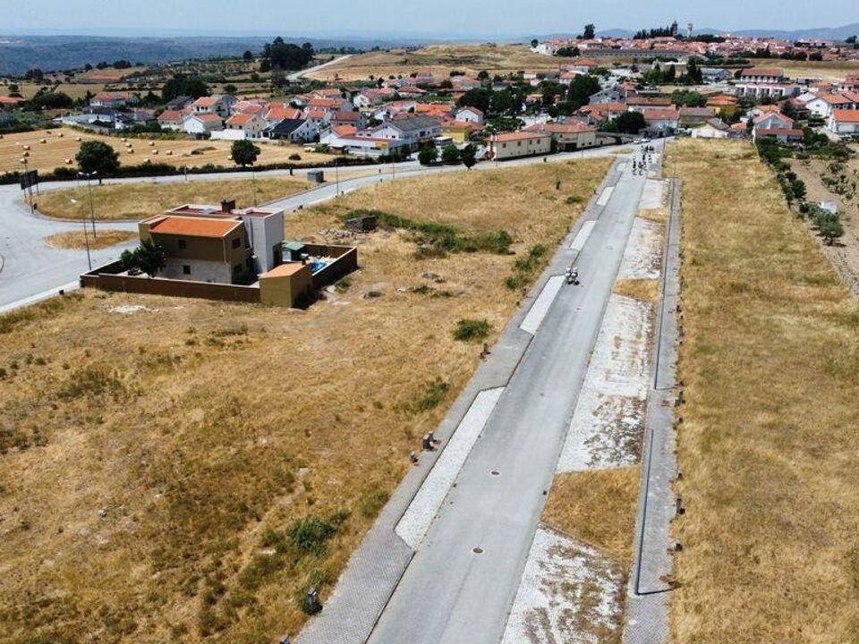 Helårsgrund i Almeida, Guarda - foto 2