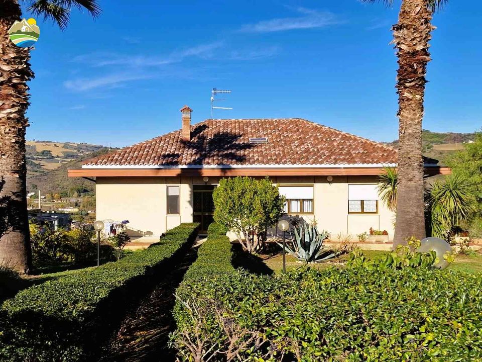 Villa i Castiglione Messer Raimondo, Teramo - foto 1