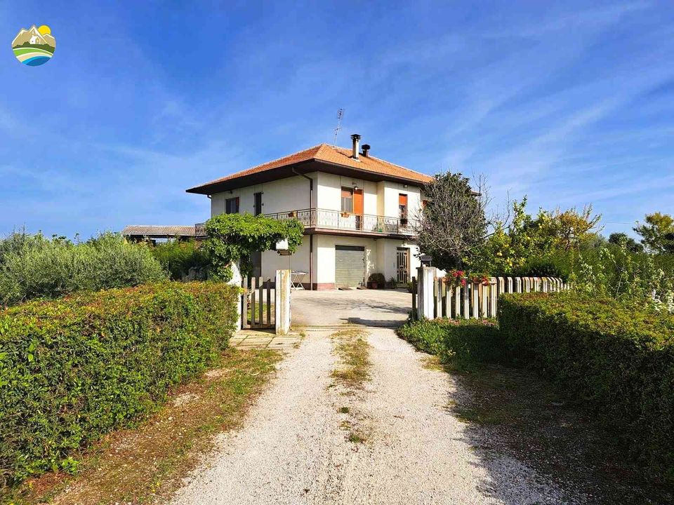 Villa i Bellante, Teramo - foto 1