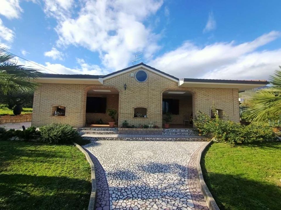 Villa i Castiglione a Casauria, Pescara - foto 1