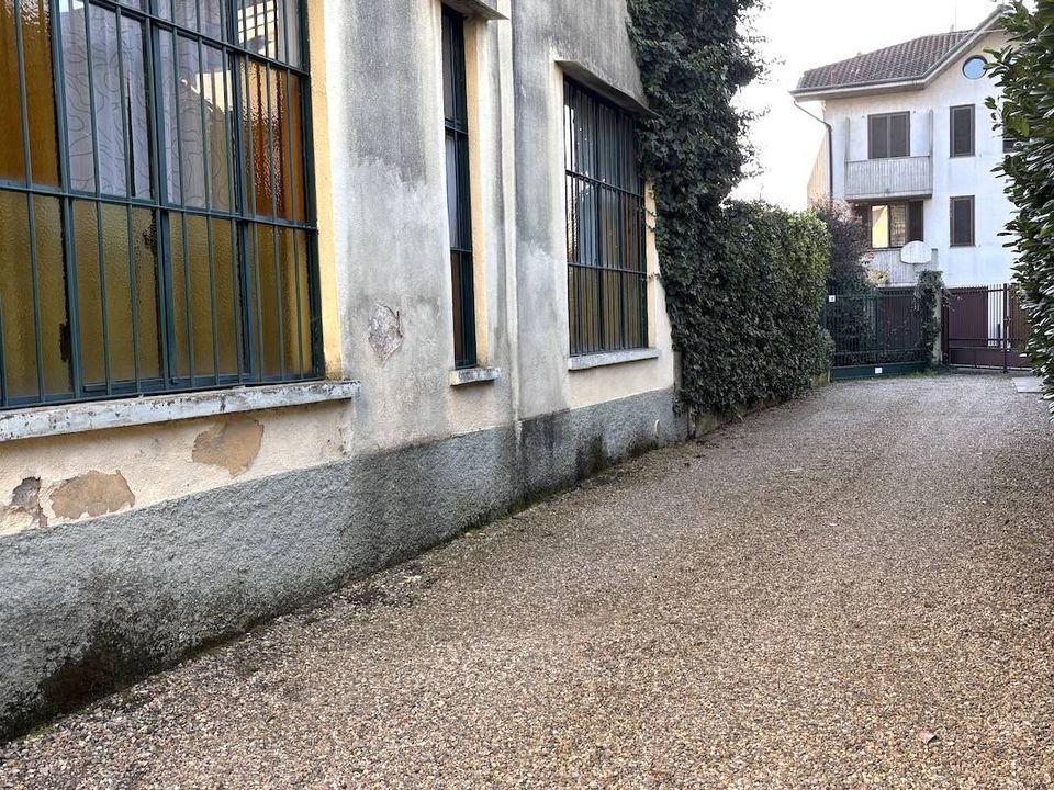L'establiment comercial a Cornaredo, Milan - foto 2
