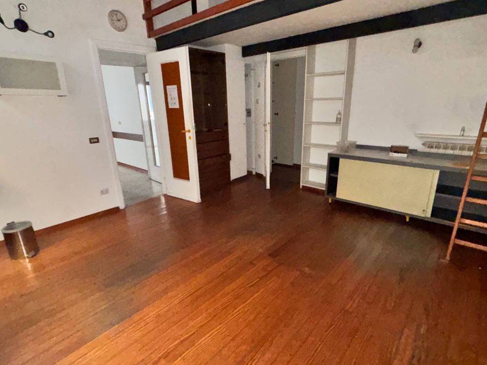 L'establiment comercial a Cornaredo, Milan - foto 3