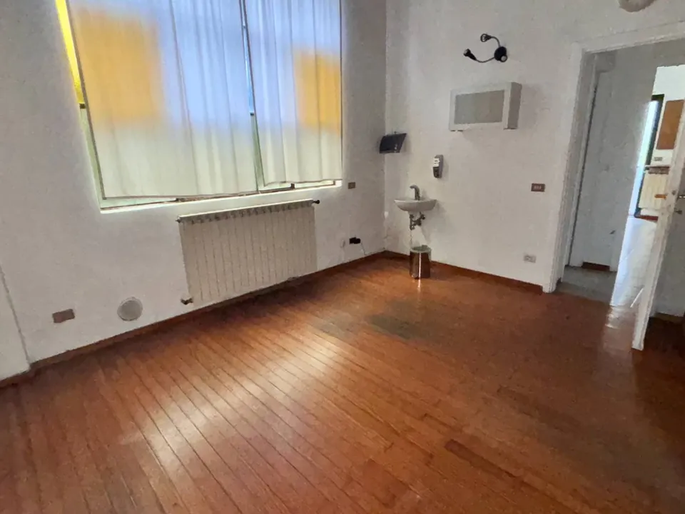 L'establiment comercial a Cornaredo, Milan - foto 5