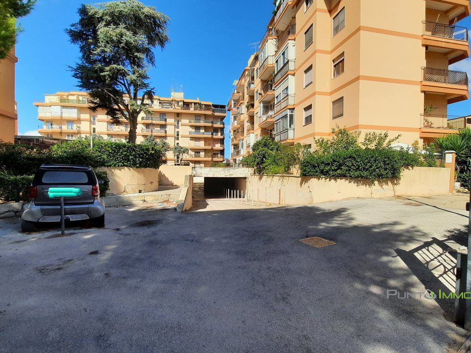 Plazas de parking en Brindisi, Brindisi - foto 2