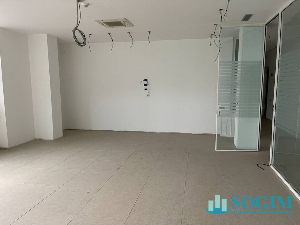 L'establiment comercial a Segrate, Milan - foto 3